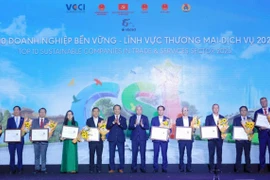 PV Drilling và PVCFC được vinh danh Top 100 doanh nghiệp bền vững tại Việt Nam 2025