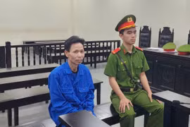 Hoãn xử đối tượng dùng xăng đốt quán cà phê khiến 11 người tử vong