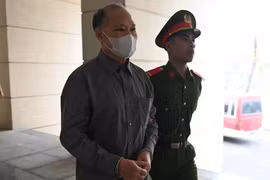 Nhận tiền liên quan loạt dự án, cựu Thứ trưởng Hoàng Văn Thắng cùng thuộc cấp hầu tòa 