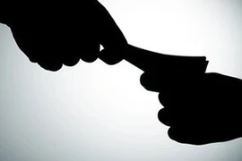 Nhóm cựu cán bộ trật tự xây dựng đô thị hầu toà vì nhận tiền “bảo kê” vi phạm