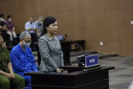 Cựu Bộ trưởng Nguyễn Thị Kim Tiến bất ngờ khước từ người bào chữa ngay tại tòa