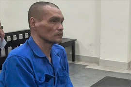 Đối tượng buôn ma tuý dùng “hàng nóng” kháng cự để tẩu thoát