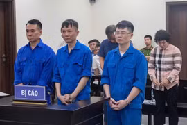 Nhóm cựu cán bộ nhận tiền “bảo kê” vi phạm xây dựng chuẩn bị hầu tòa