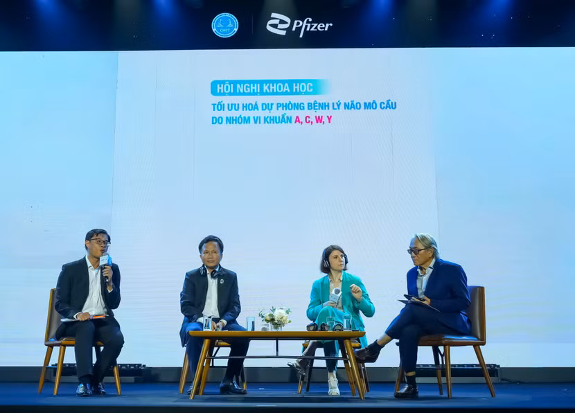 pannel-discussion-2.jpg