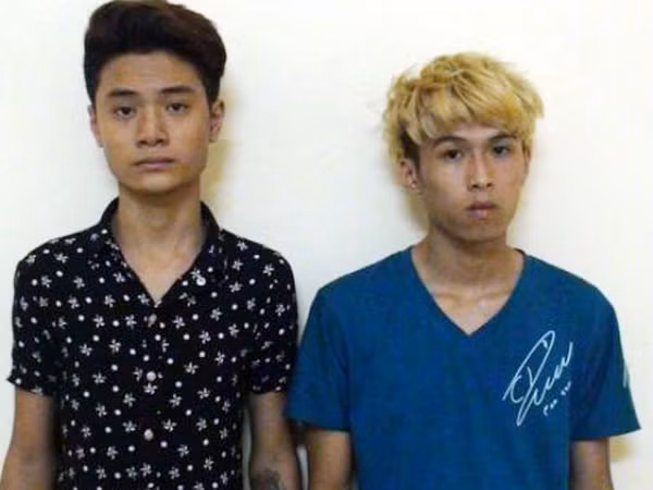 Bé gái 10 tuổi “chiều” 2 bạn trai trong cùng một ngày ảnh 1