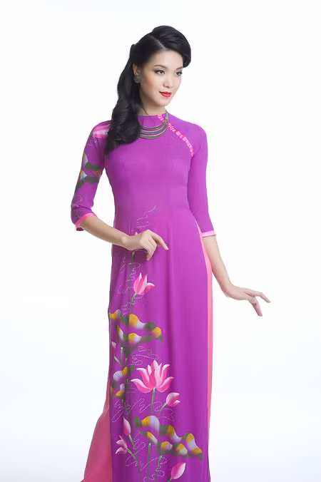 Hoa hậu Thùy Dung dịu dàng khoe sắc trong tà áo dài ảnh 6