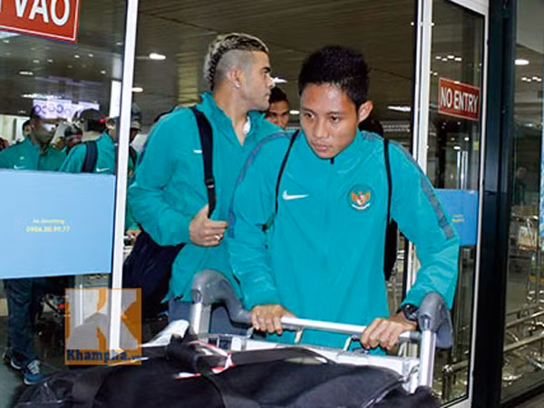 Đối thủ đáng gờm nhất của đội tuyển Việt Nam tại vòng bảng AFF Cup 2014 đã tới Hà Nội ảnh 2