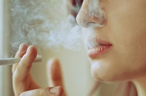 Thực trạng hút thuốc lá của đàn ông Việt… và những con số "không ngờ" ảnh 1
