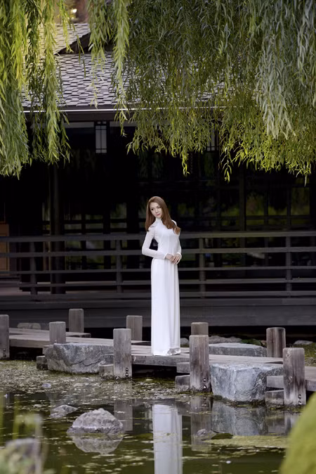 Hoa hậu Jennifer Chung thướt tha trong tà áo dài ảnh 4
