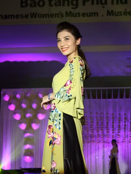 Đẹp hút hồn áo dài “xưa và nay” ảnh 10
