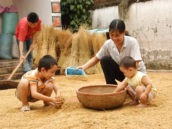 Nhân ngày Phụ nữ Việt Nam 20-10: Bình đẳng một chiều ảnh 1