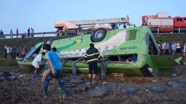 Thanh tra toàn diện công ty vận tải trong vụ lật xe khách chở 34 công nhân ảnh 1