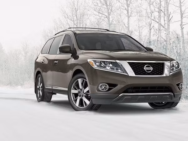 Nissan Pathfinder 2015 có giá bán khởi điểm từ 29.510 USD ảnh 1