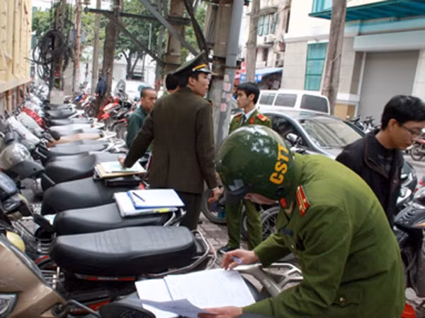 Bát nháo dịch vụ trông giữ xe: Chính quyền thờ ơ, vi phạm dai dẳng ảnh 2
