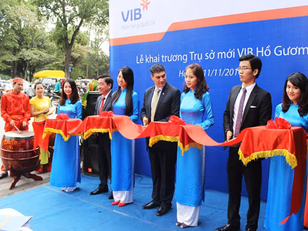 VIB khai trương Phòng giao dịch Hồ Gươm ảnh 1