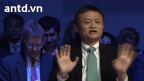 Tỷ phú Jack Ma trong một buổi chia sẻ Tỷ phú Jack Ma trong một buổi chia sẻ