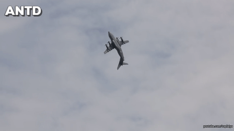 'Lực sĩ bay' A-400M của Pháp va chạm với vận tải cơ CC-150 Canada