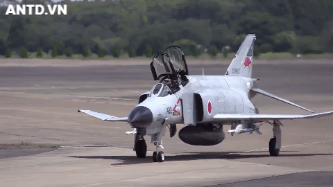 Máy bay tiêm kích F-4EJ của Không quân Nhật Bản