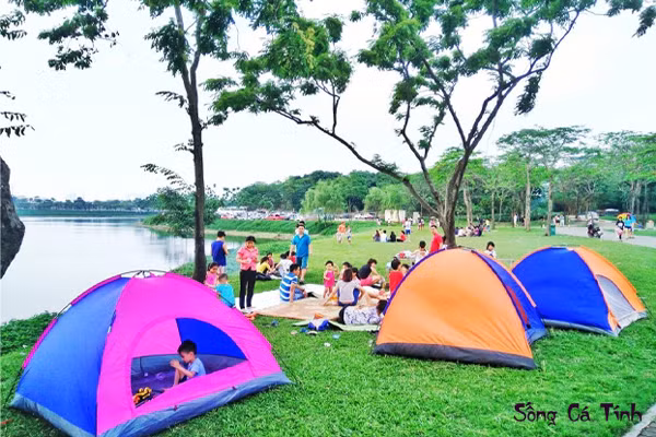 Công viên Yên Sở là một địa điểm vui chơi ở Hà Nội rất được các bạn trẻ và người có gia đình yêu thích