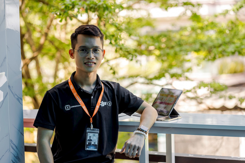 Nguyễn Văn Thiên Vũ (lĩnh vực kinh doanh khởi nghiệp), sinh năm 1991, Giám đốc điều hành Công ty Cổ phần thiết bị bay AgriDrone Việt Nam. Nguyễn Văn Thiên Vũ (lĩnh vực kinh doanh khởi nghiệp), sinh năm 1991, Giám đốc điều hành Công ty Cổ phần thiết bị bay AgriDrone Việt Nam.