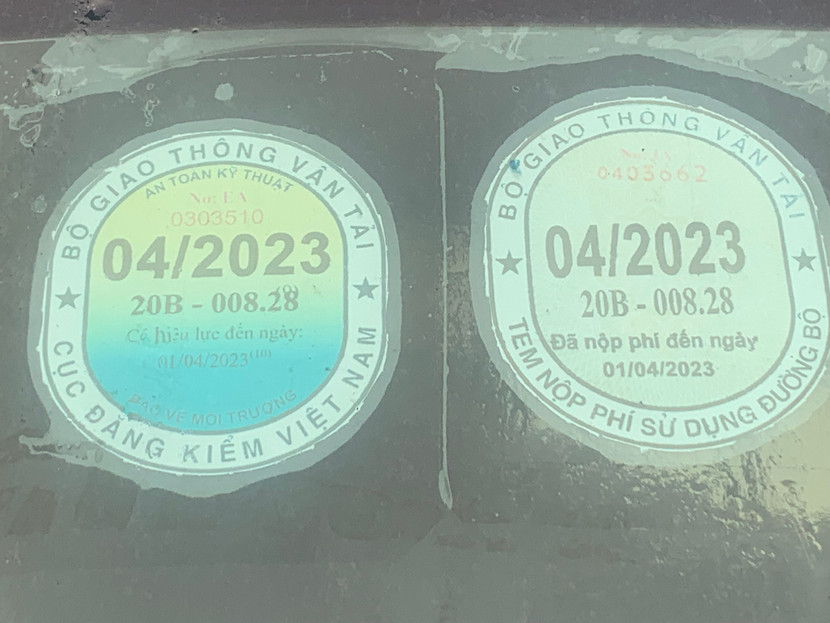 Tem đăng kiểm và tem nộp phí sử dụng đường bộ giả các đối tượng sử dụng. Tem đăng kiểm và tem nộp phí sử dụng đường bộ giả các đối tượng sử dụng.