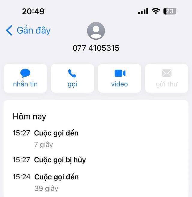 Những cuộc điện thoại gọi liên tục khiến anh Hưng không giữ được bình tĩnh. Những cuộc điện thoại gọi liên tục khiến anh Hưng không giữ được bình tĩnh.