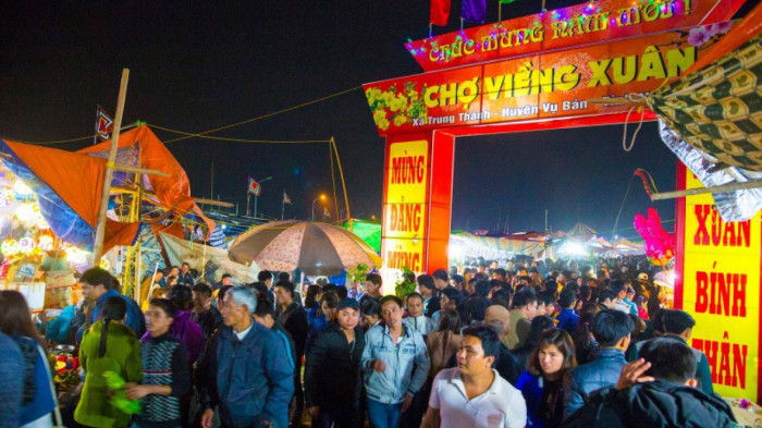 Hội chợ Viềng được tổ chức tại vào ngày mùng 8 tháng Giêng