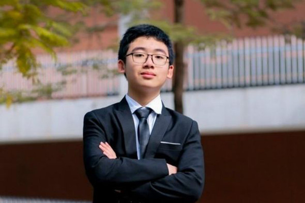 Võ Hoàng Hải (lĩnh vực học tập), sinh năm 2006, học sinh Trường THPT chuyên Khoa học Tự nhiên, Trường Đại học Khoa học Tự nhiên (Đại học Quốc gia Hà Nội). Võ Hoàng Hải (lĩnh vực học tập), sinh năm 2006, học sinh Trường THPT chuyên Khoa học Tự nhiên, Trường Đại học Khoa học Tự nhiên (Đại học Quốc gia Hà Nội).