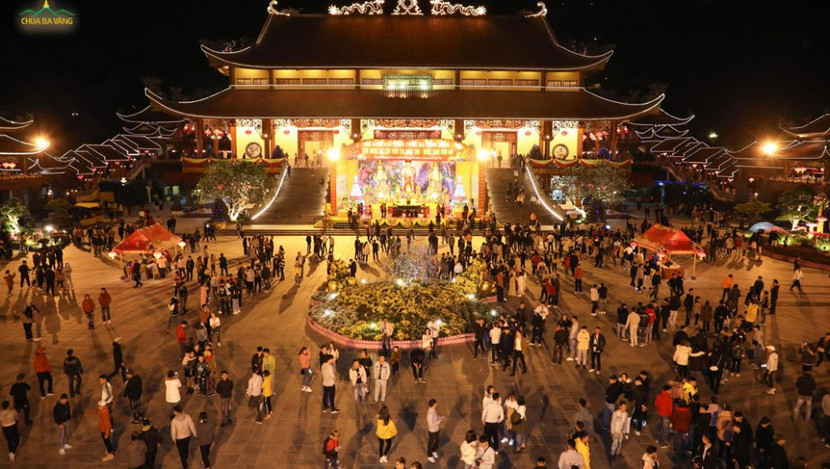 Lễ hội Yên Tử tổ chức từ mùng 10 tháng Giêng và kéo dài cho đến hết tháng 3 Âm lịch