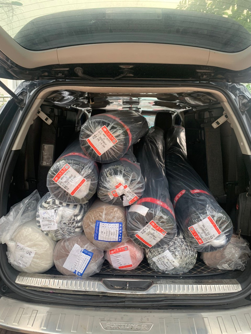 Tổ công tác phát hiện trên xe chở 12 cây vải không rõ nguồn gốc, xuất xứ. Tổ công tác phát hiện trên xe chở 12 cây vải không rõ nguồn gốc, xuất xứ.