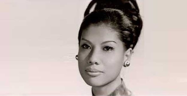 Bà Sương Nguyệt Anh lúc còn trẻ Bà Sương Nguyệt Anh lúc còn trẻ