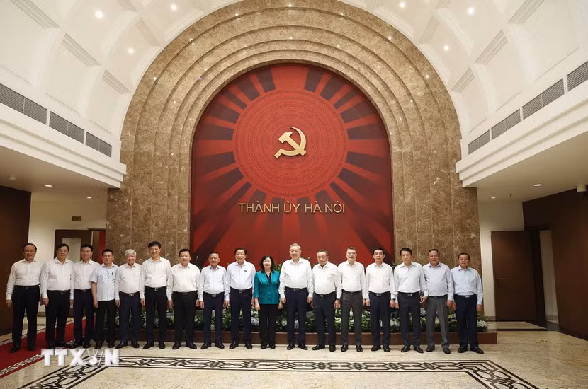 Tổng Bí thư Tô Lâm và lãnh đạo các Ban Ngành Trung ương cùng lãnh đạo Thành ủy Hà Nội Tổng Bí thư Tô Lâm và lãnh đạo các Ban Ngành Trung ương cùng lãnh đạo Thành ủy Hà Nội
