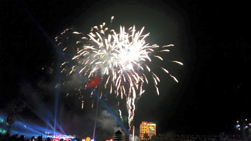 Cả nước hân hoan đón mừng năm mới Bính Thân 2016 ảnh 71