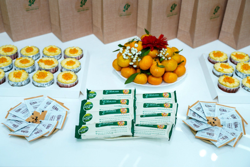 Một số sản phẩm đặc sắc của liên minh: Tinh bột kháng và canxi hữu cơ tinh khiết làm từ vỏ trứng gà Một số sản phẩm đặc sắc của liên minh: Tinh bột kháng và canxi hữu cơ tinh khiết làm từ vỏ trứng gà