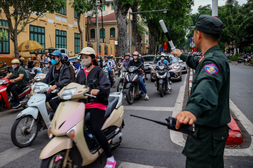 Từ ngày 16-5 đến nay, 5 tổ công tác đặc biệt đã xử lý 4.937 trường hợp vi phạm, ra quyết định xử phạt hành chính số tiền 4.124 tỷ đồng