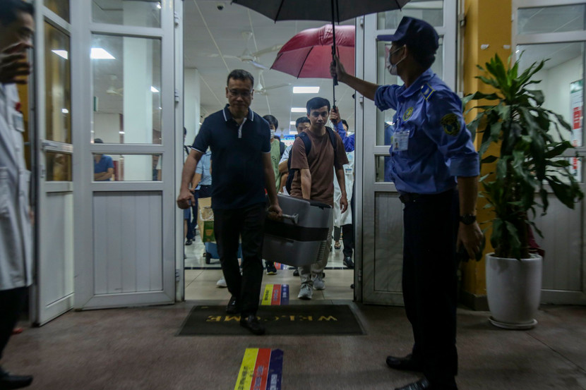 Trái tim được vận chuyển từ bệnh viện đến sân bay Nội Bài. Trái tim được vận chuyển từ bệnh viện đến sân bay Nội Bài.