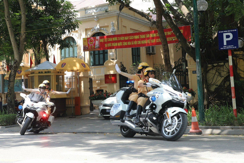 CSGT Thủ đô bảo vệ tuyệt đối an toàn sự kiện, hội nghị quan trọng, hoạt động của các đoàn nguyên thủ quốc tế, lãnh đạo Đảng, Nhà nước diễn ra trên địa bàn thành phố, đặc biệt là đoàn Tổng thống Nga đến thăm, làm việc tại Việt Nam.