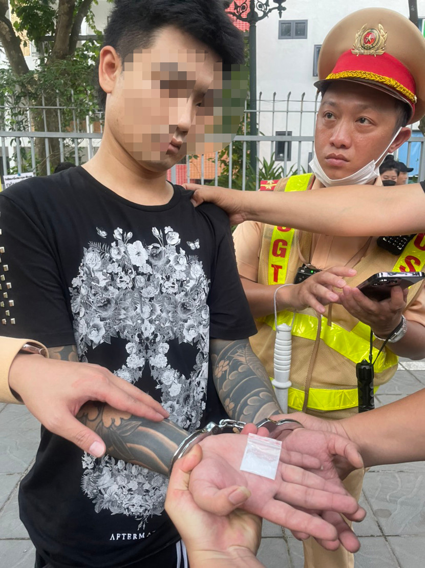 Tổ công tác Y9/141 phát hiện đối tượng D.T.Đ tàng trữ trái phép chất ma túy.