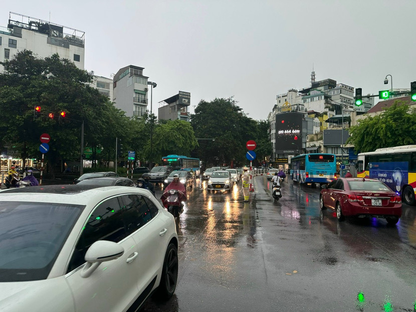 CBCS Đội CSGT số 1 tổ chức phân luồng, điều tiết giao thông sáng 23/1. CBCS Đội CSGT số 1 tổ chức phân luồng, điều tiết giao thông sáng 23/1.