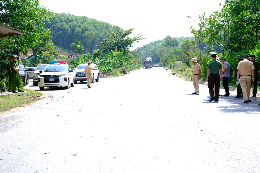 Vụ tai nạn giao thông nghiêm trọng xảy ra trên Quốc lộ 15A, đoạn qua xã Hà Linh, huyện Hương Khê.