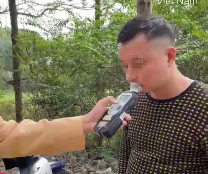 Lái xe N.V.T vi phạm ở mức 0,052mg/lít khí thở.