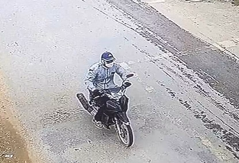 Nghi can trong vụ cướp ngân hàng ở thị xã Cửa Lò (Ảnh Công an Nghệ An) Nghi can trong vụ cướp ngân hàng ở thị xã Cửa Lò (Ảnh Công an Nghệ An)
