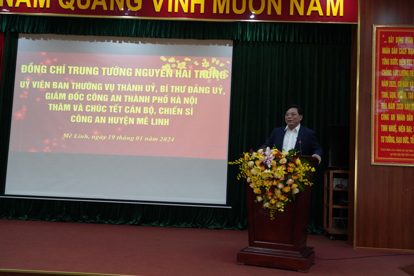 Trung tướng Nguyễn Hải Trung thăm và chúc Tế cán bộ, chiến sĩ Công an huyện Mê Linh. Trung tướng Nguyễn Hải Trung thăm và chúc Tế cán bộ, chiến sĩ Công an huyện Mê Linh.