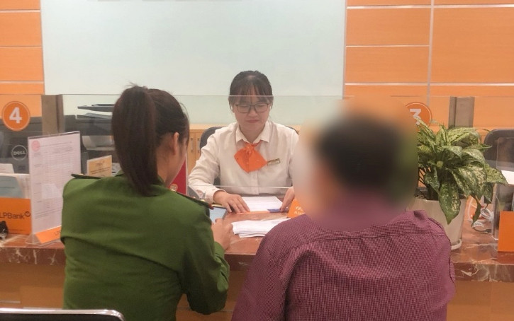Sau khi nghe cán bộ công an huyện Trùng Khánh tuyên truyền, giải thích, ông T.V.M. đã không rút tiền nữa.