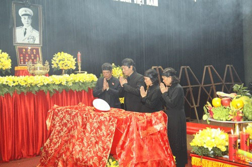 Những người cuối cùng được vào viếng Đại tướng Võ Nguyên Giáp ảnh 24