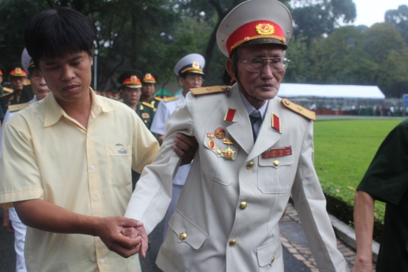 Những người cuối cùng được vào viếng Đại tướng Võ Nguyên Giáp ảnh 27