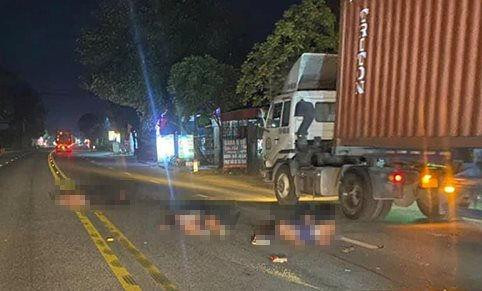 Xe máy "kẹp" 3 đối đầu với container tại Thái Bình khiến 3 người thương vong