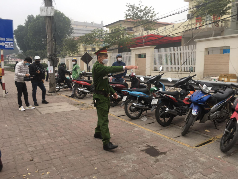 Lập lại trật tự đô thị, trật tự giao thông phía trước cổng Bệnh viện Bạch Mai Lập lại trật tự đô thị, trật tự giao thông phía trước cổng Bệnh viện Bạch Mai