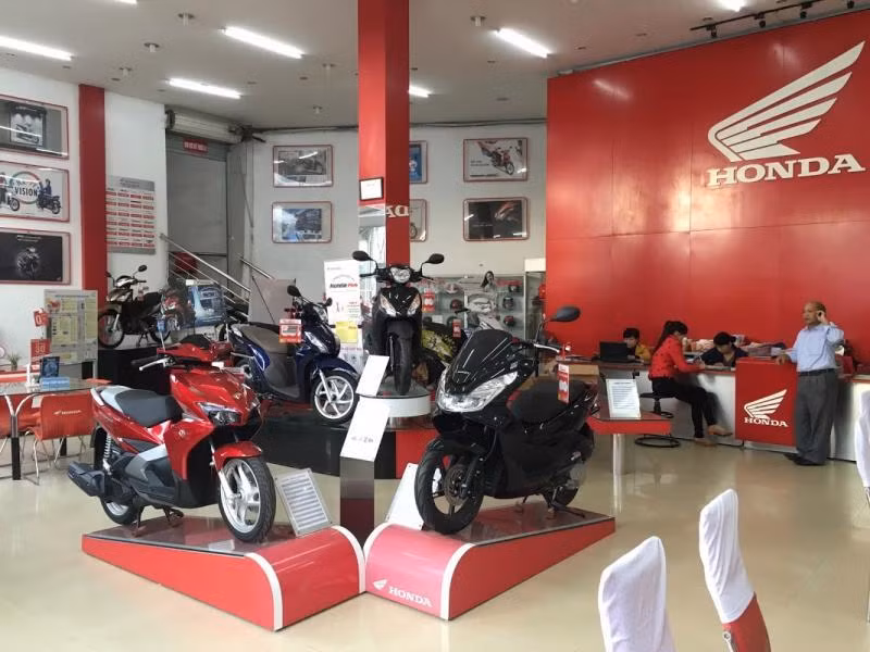 Một loạt xe máy Honda đang được đại lý chào giá thấp hơn cả giá bán lẻ đề xuất của Honda Việt Nam.