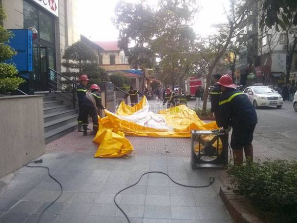 Thua lỗ, túng quẫn leo lên nóc toà nhà Pacific doạ tự tử ảnh 7